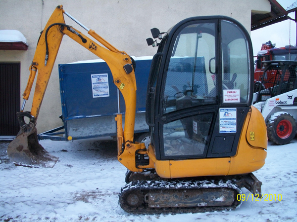 „ MINI ”    KOPARKA   GĄSIENICOWA    JCB  8018